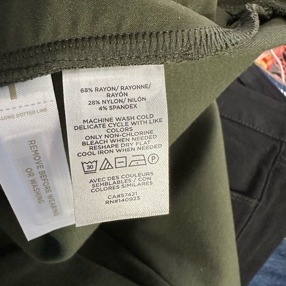 LOFT Ponte Straight Pants 🌟 - Picture 6 of 8